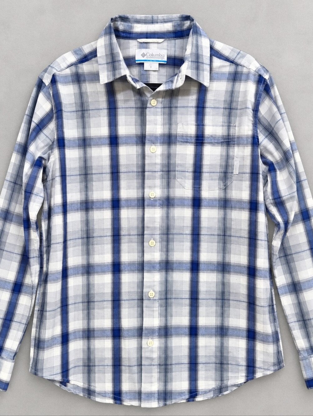 Columbia Sportswear Men's M Blue Gray Plaid Long Sleeve Button Down Shirt